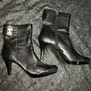 Bandolino Black Leather Ankle Boots Size 10